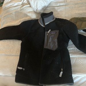 Black fleece Patagonia zip up jacket